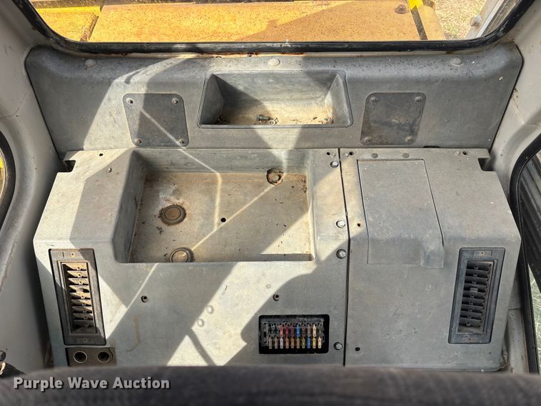 image for item EA4578 1998 Kobelco SK200LC Mark IV excavator