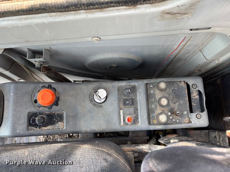 image for item EA4578 1998 Kobelco SK200LC Mark IV excavator