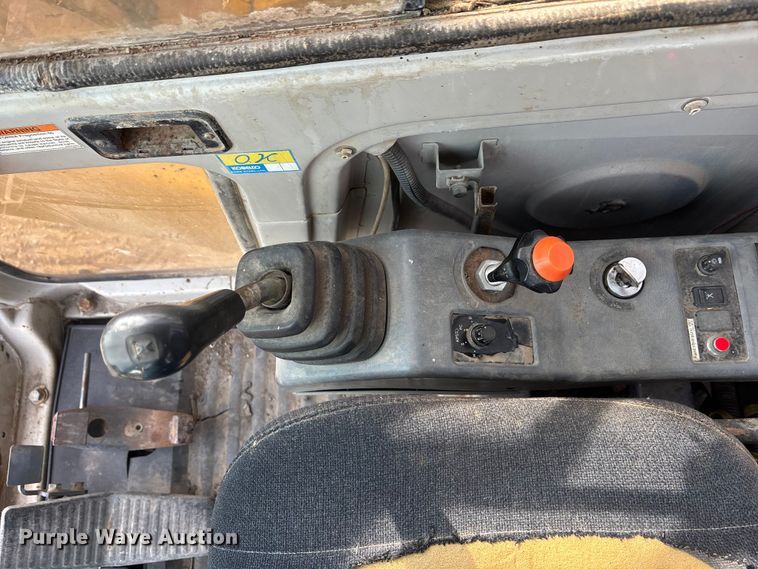 image for item EA4578 1998 Kobelco SK200LC Mark IV excavator