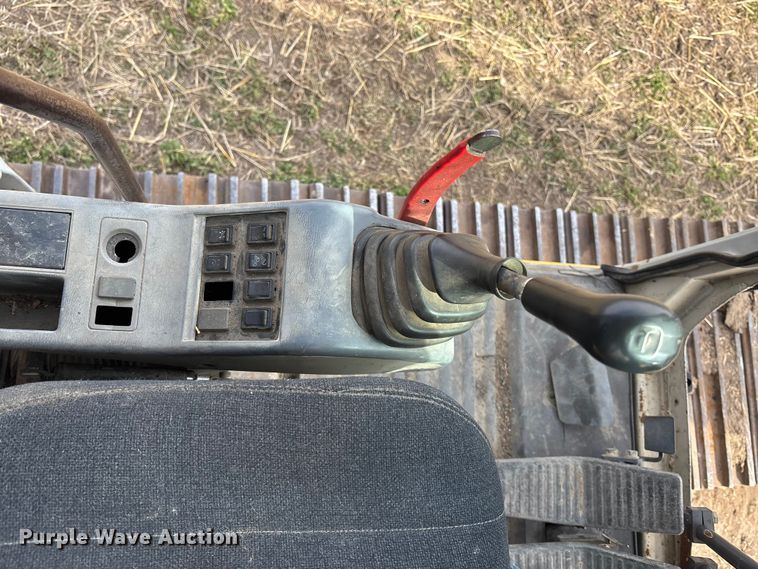 image for item EA4578 1998 Kobelco SK200LC Mark IV excavator