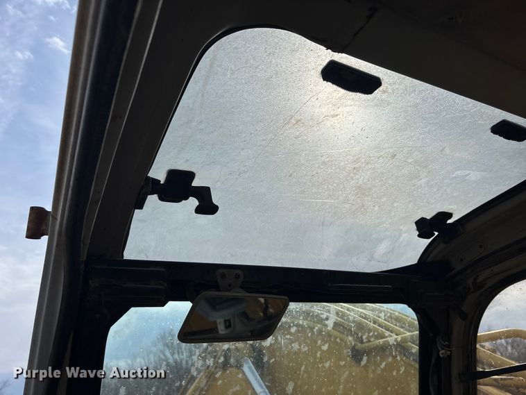 image for item EA4578 1998 Kobelco SK200LC Mark IV excavator