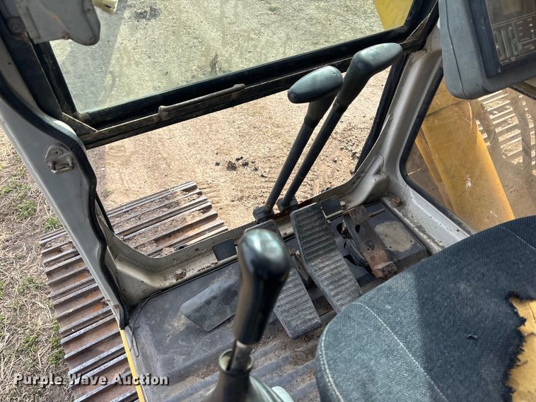 image for item EA4578 1998 Kobelco SK200LC Mark IV excavator