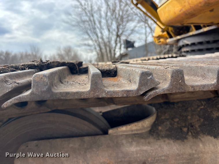 image for item EA4578 1998 Kobelco SK200LC Mark IV excavator