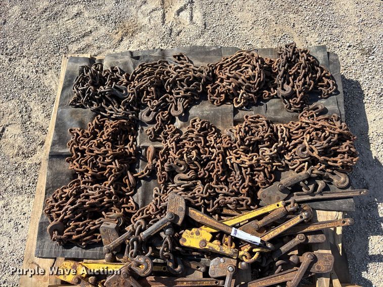 image for item EA4667 (10) chains and chain binders