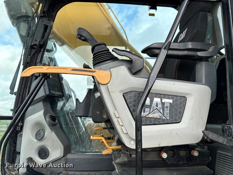 image for item EA7214 2021 Caterpillar 336 excavator