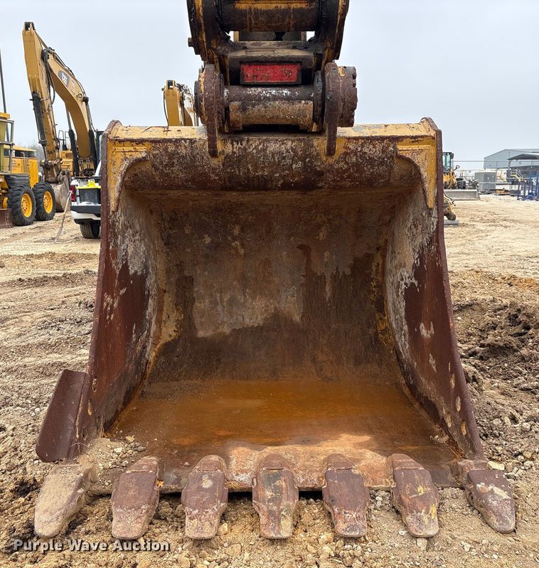 image for item EA7214 2021 Caterpillar 336 excavator