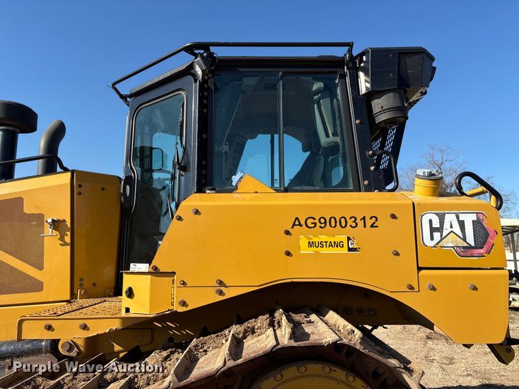 image for item EA7217 2020 Caterpillar D6 LGP dozer