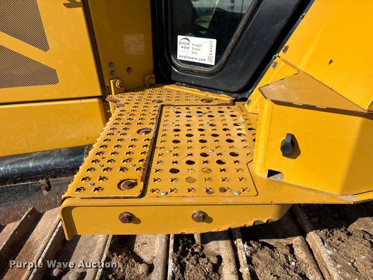 image for item EA7217 2020 Caterpillar D6 LGP dozer