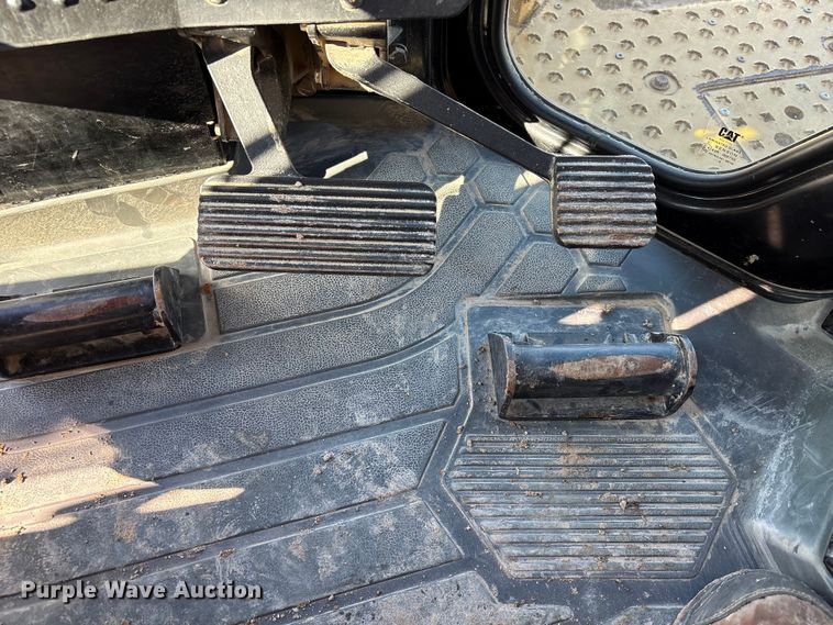 image for item EA7217 2020 Caterpillar D6 LGP dozer