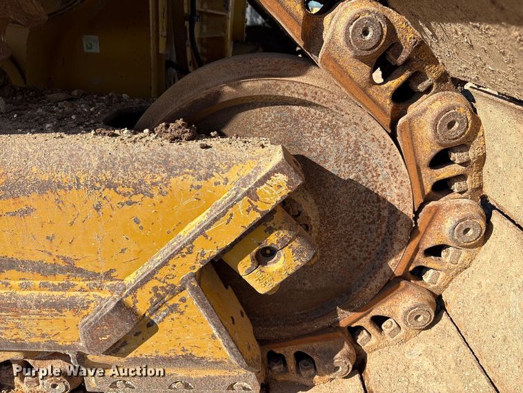 image for item EA7217 2020 Caterpillar D6 LGP dozer