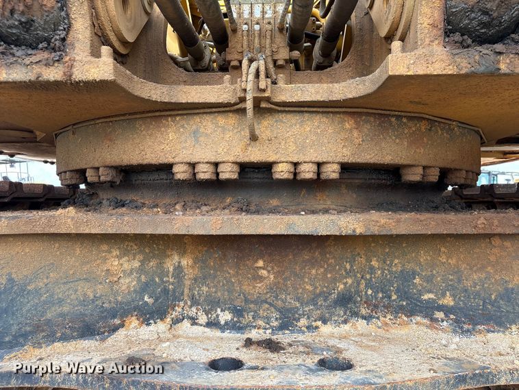 image for item EA7223 2021 Caterpillar 374 excavator