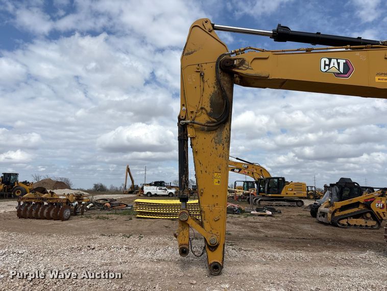 image for item EA7223 2021 Caterpillar 374 excavator