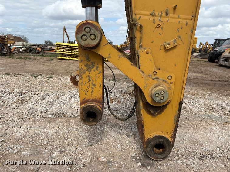 image for item EA7223 2021 Caterpillar 374 excavator
