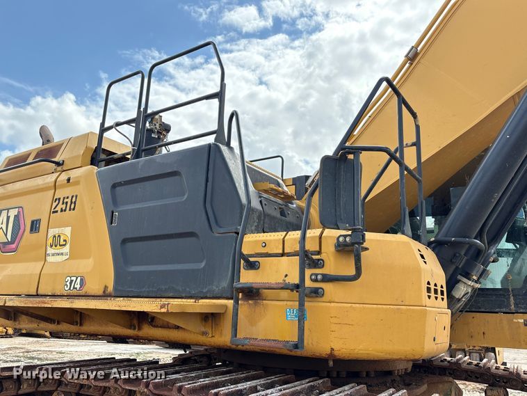image for item EA7223 2021 Caterpillar 374 excavator
