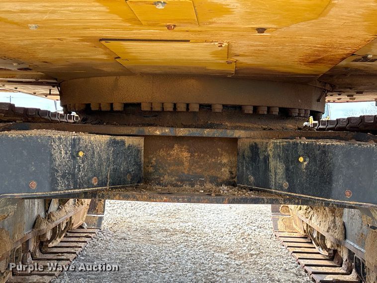 image for item EA7223 2021 Caterpillar 374 excavator