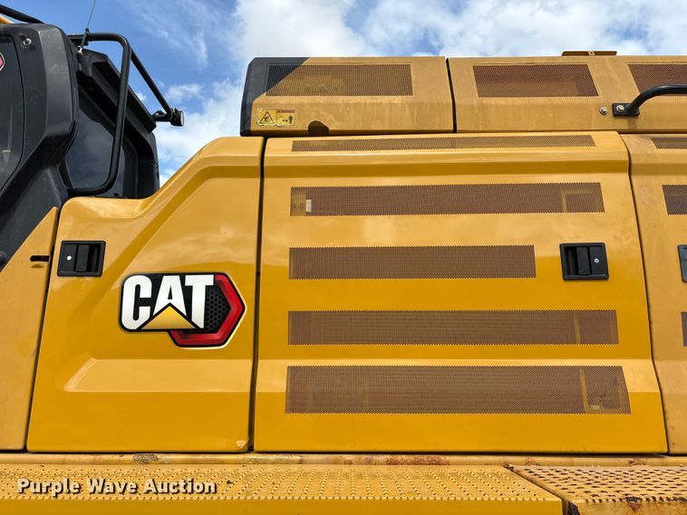 image for item EA7223 2021 Caterpillar 374 excavator