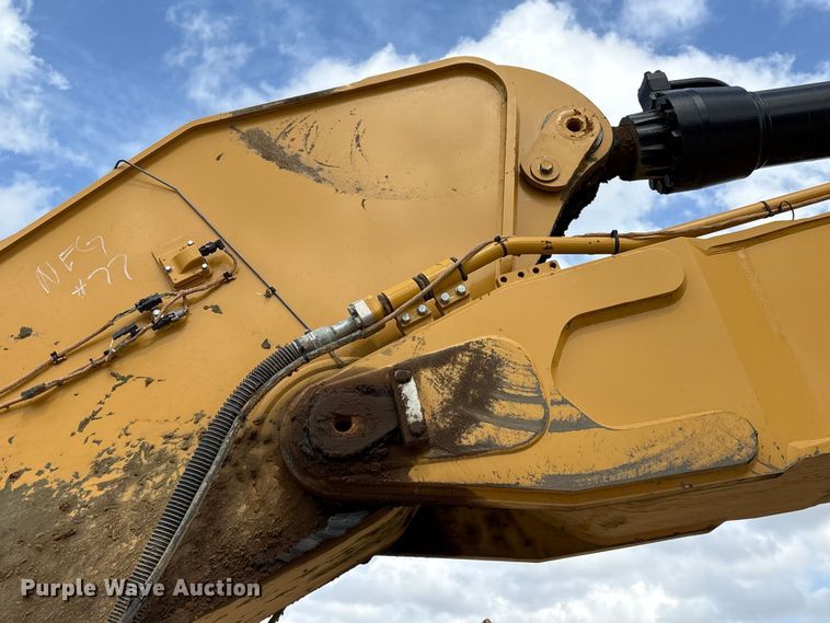 image for item EA7223 2021 Caterpillar 374 excavator