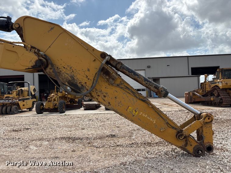 image for item EA7223 2021 Caterpillar 374 excavator