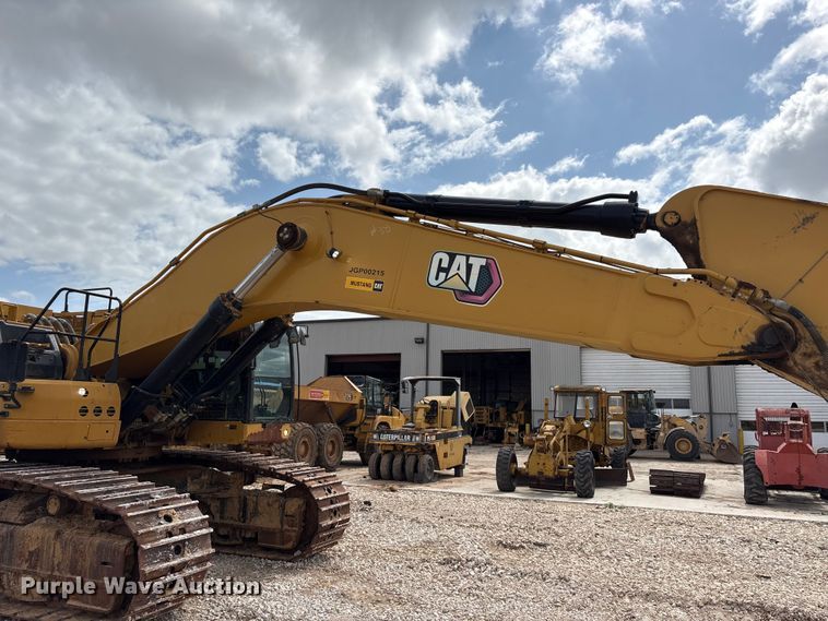 image for item EA7223 2021 Caterpillar 374 excavator