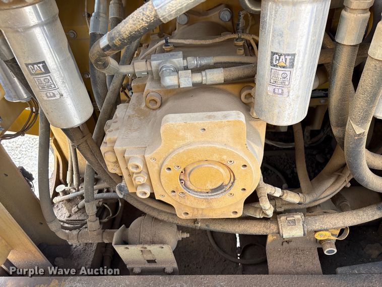 image for item EA7223 2021 Caterpillar 374 excavator