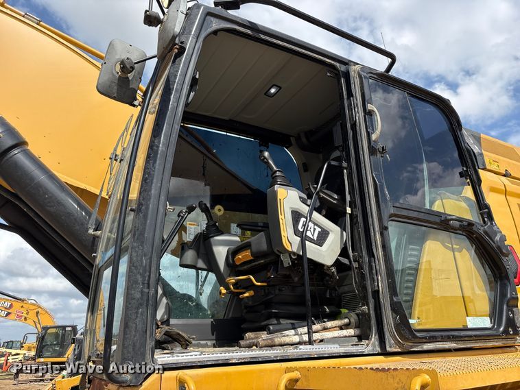 image for item EA7223 2021 Caterpillar 374 excavator