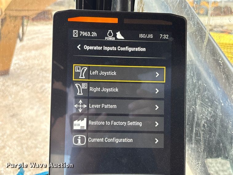 image for item EA7223 2021 Caterpillar 374 excavator