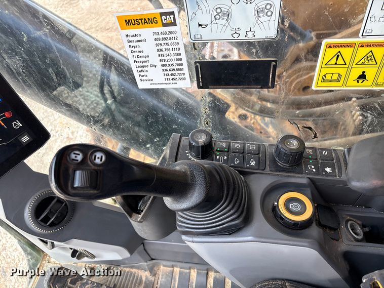 image for item EA7223 2021 Caterpillar 374 excavator