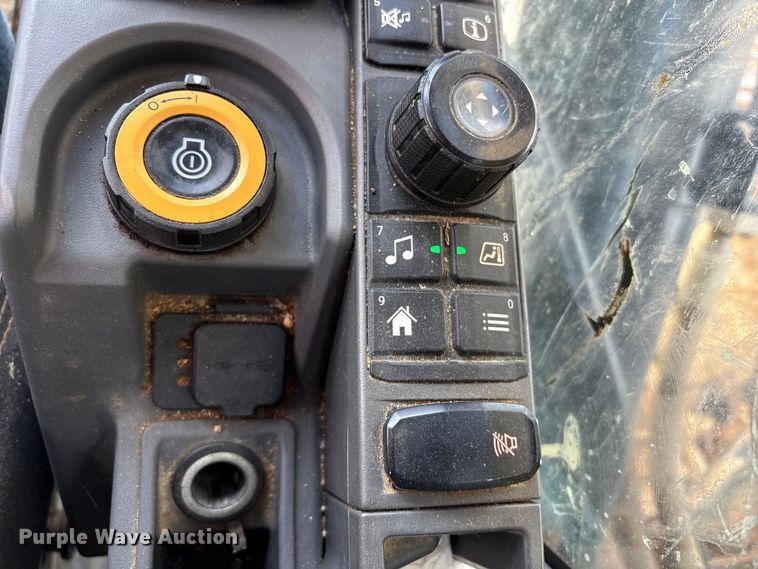 image for item EA7223 2021 Caterpillar 374 excavator