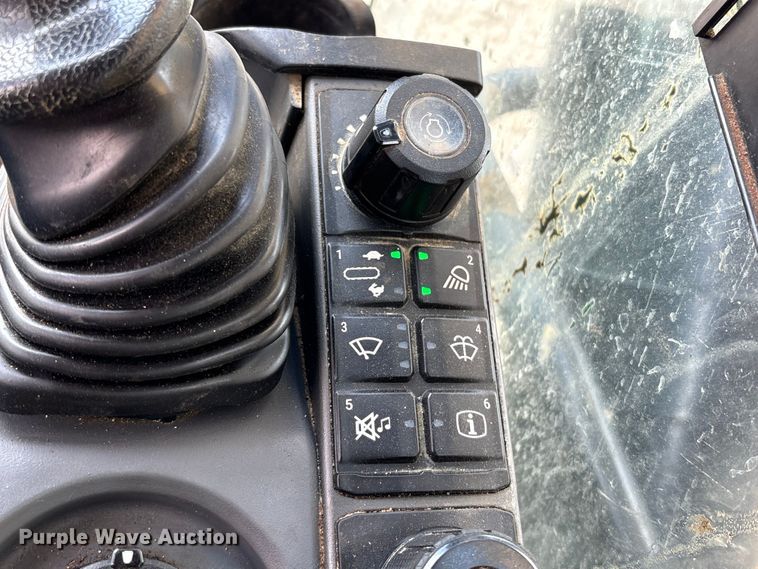 image for item EA7223 2021 Caterpillar 374 excavator