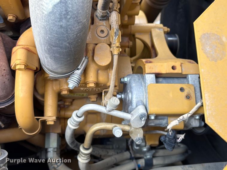 image for item EA7223 2021 Caterpillar 374 excavator