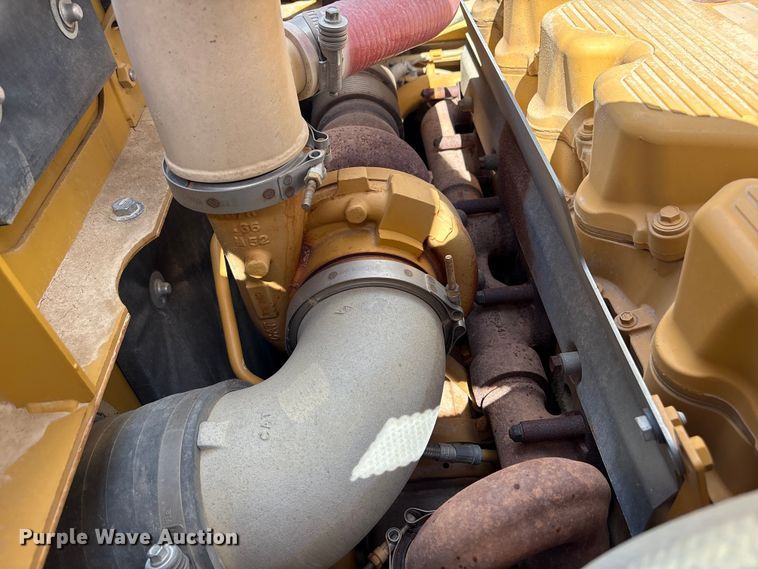 image for item EA7223 2021 Caterpillar 374 excavator