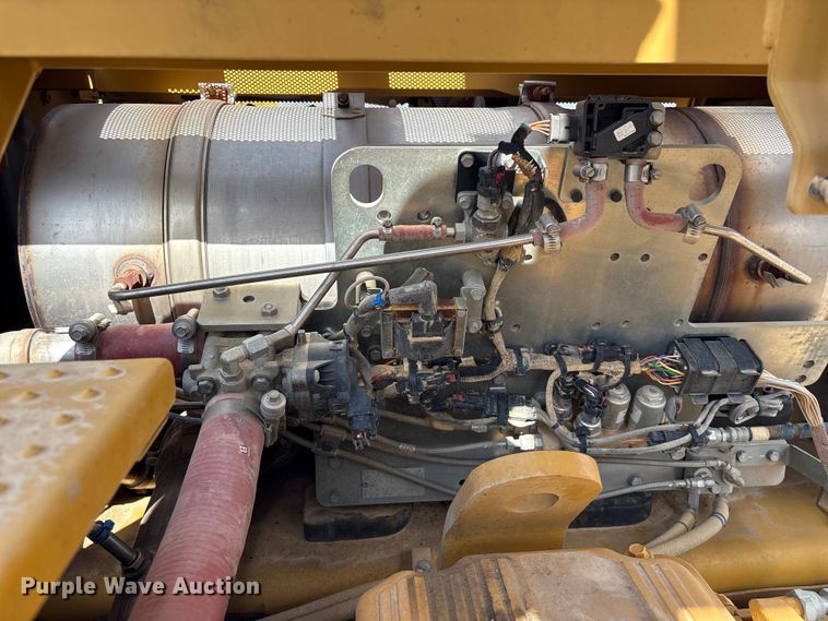 image for item EA7223 2021 Caterpillar 374 excavator