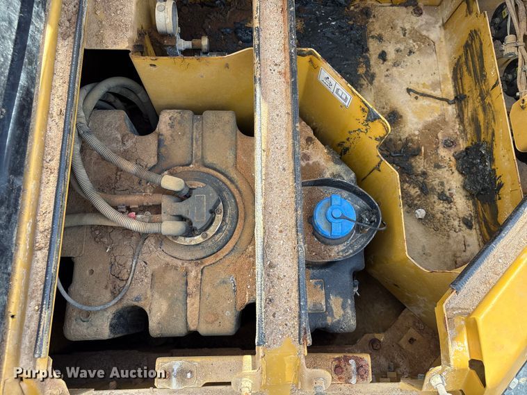 image for item EA7223 2021 Caterpillar 374 excavator