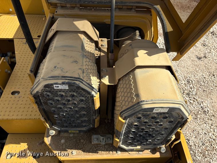 image for item EA7223 2021 Caterpillar 374 excavator