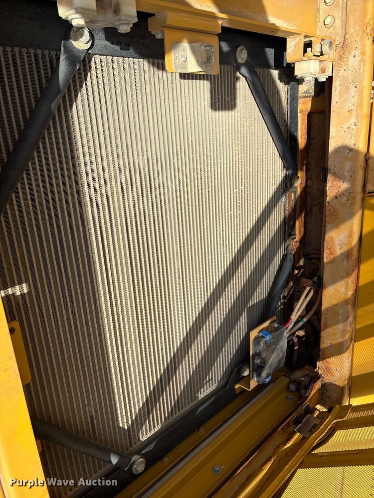 image for item EA7223 2021 Caterpillar 374 excavator