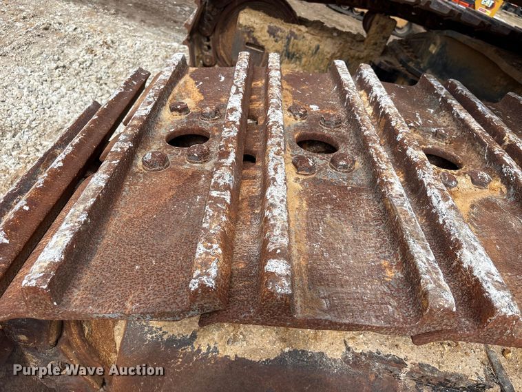 image for item EA7223 2021 Caterpillar 374 excavator