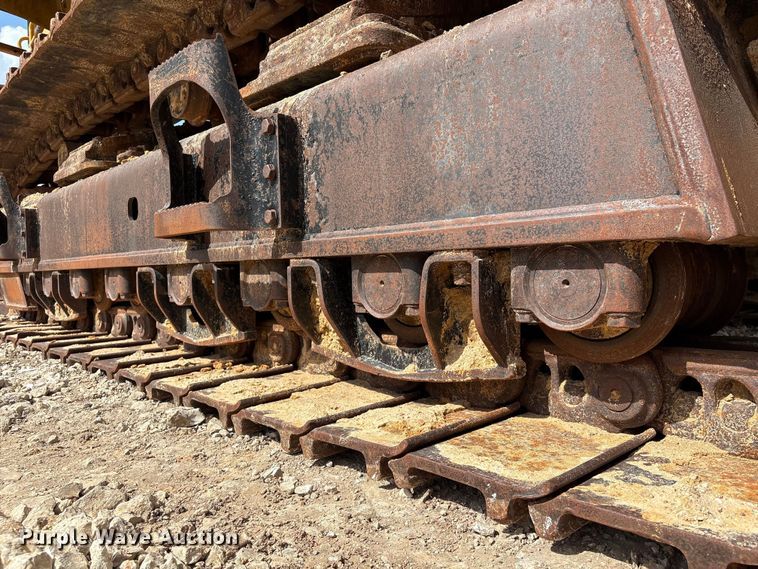 image for item EA7223 2021 Caterpillar 374 excavator