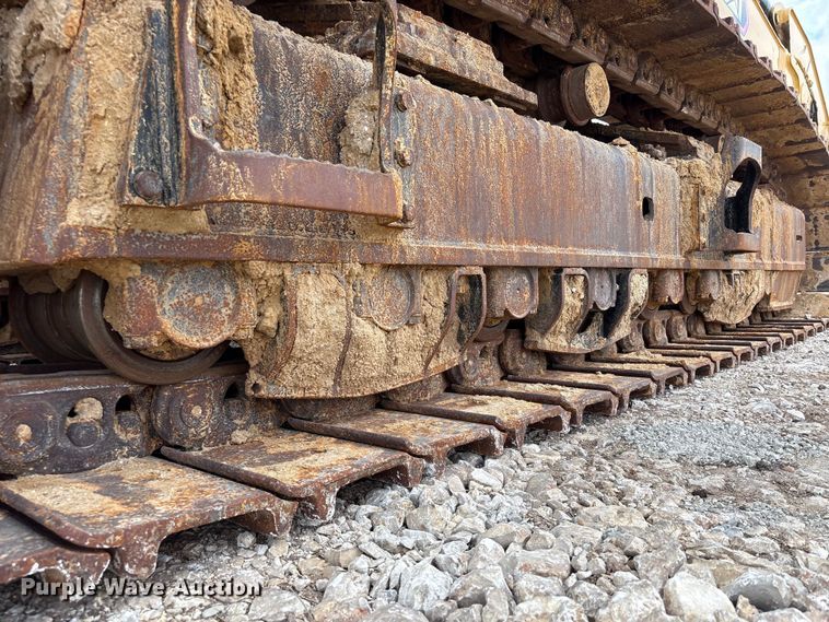 image for item EA7223 2021 Caterpillar 374 excavator