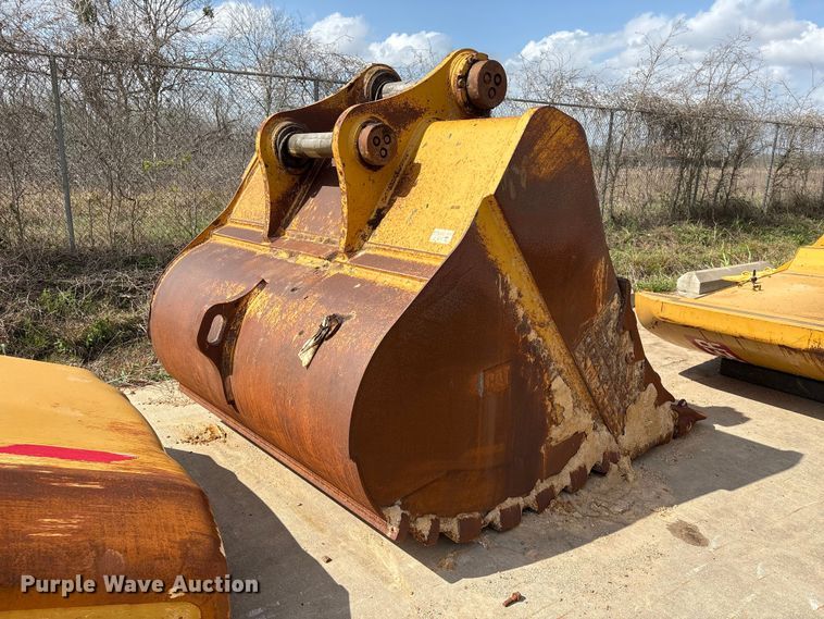 image for item EA7223 2021 Caterpillar 374 excavator