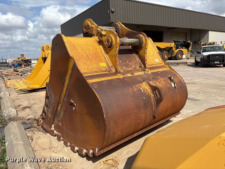 image for item EA7223 2021 Caterpillar 374 excavator