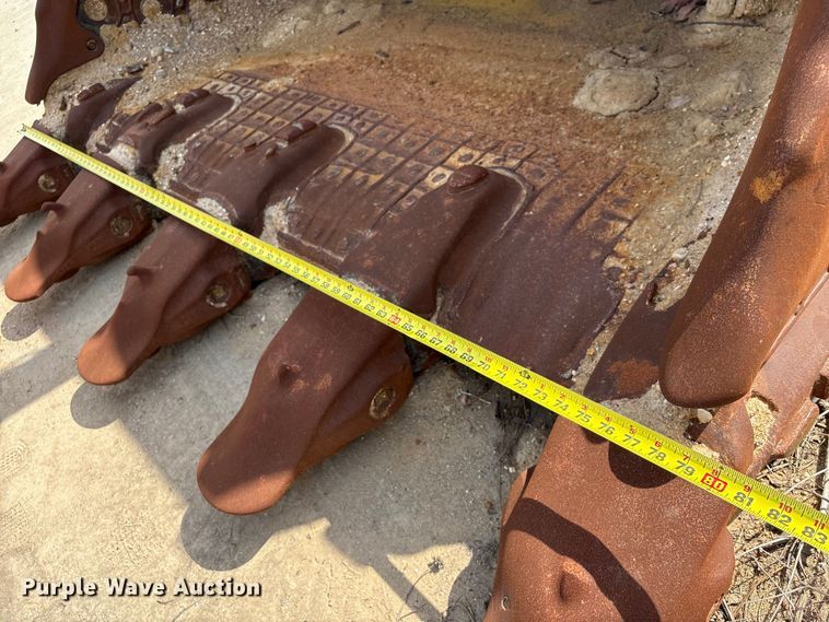 image for item EA7223 2021 Caterpillar 374 excavator