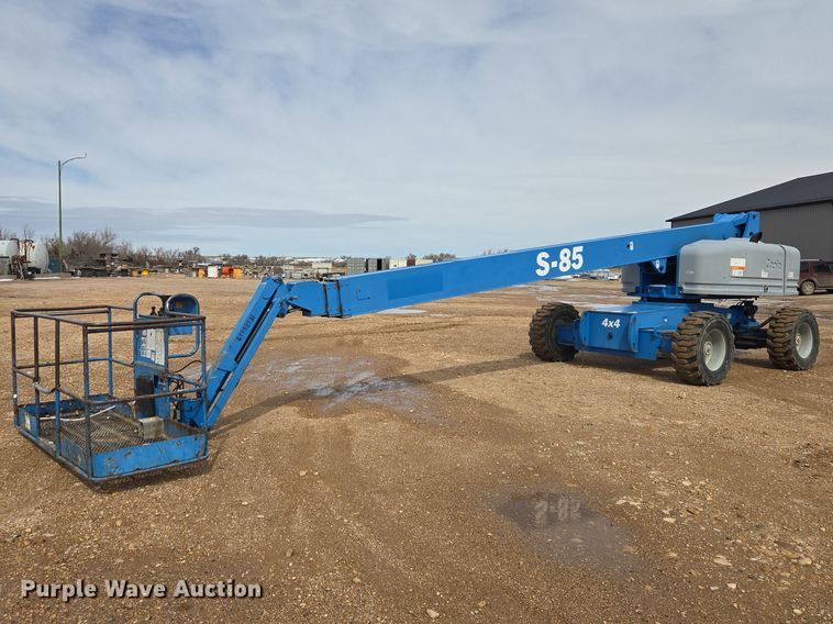 image for item EB1367 2006 Genie S85 boom lift