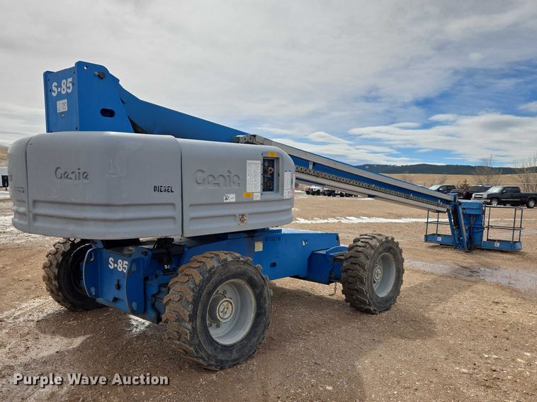 image for item EB1367 2006 Genie S85 boom lift