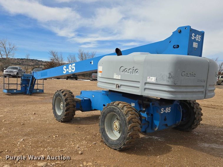 image for item EB1367 2006 Genie S85 boom lift