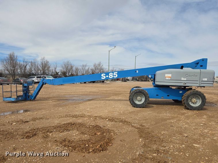 image for item EB1367 2006 Genie S85 boom lift