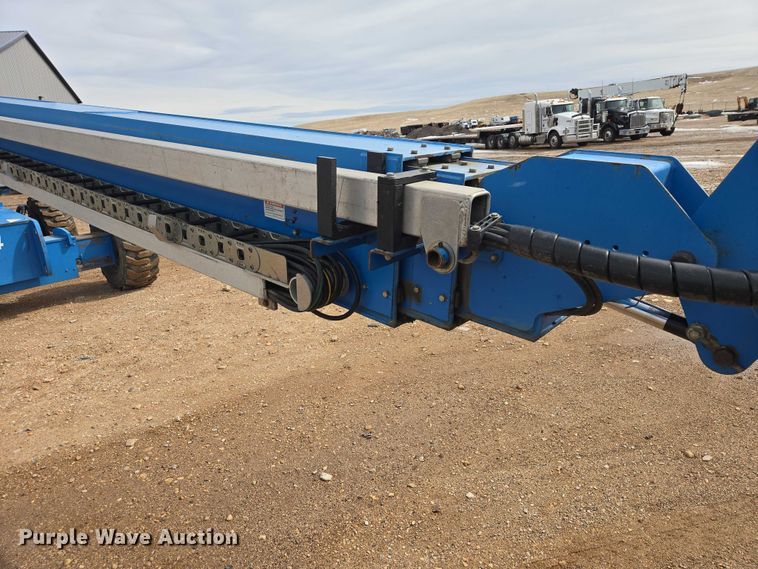 image for item EB1367 2006 Genie S85 boom lift