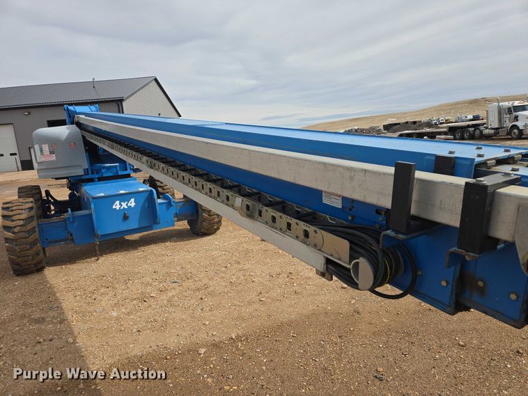 image for item EB1367 2006 Genie S85 boom lift