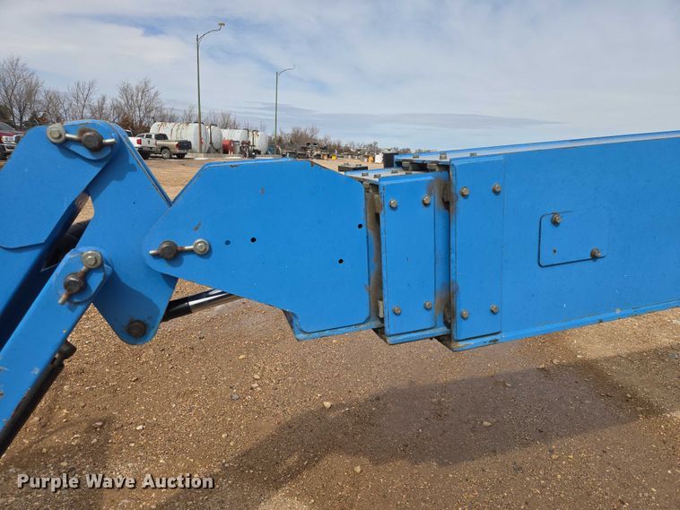 image for item EB1367 2006 Genie S85 boom lift