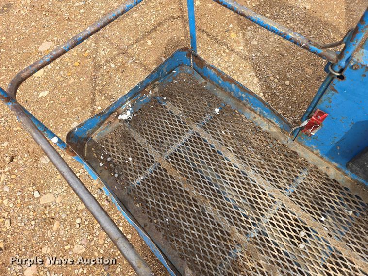 image for item EB1367 2006 Genie S85 boom lift