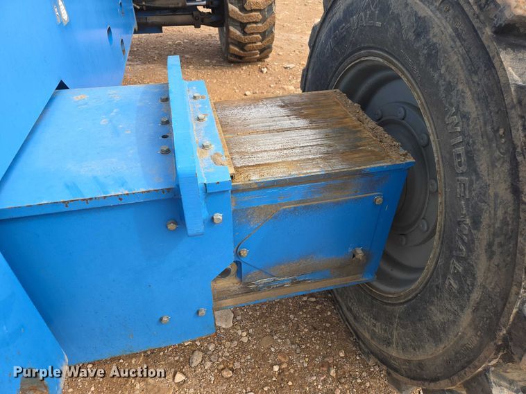 image for item EB1367 2006 Genie S85 boom lift